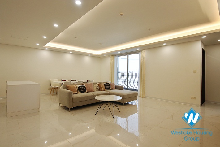 Hanoi Aqua Central 03 bedroom apartment for rent, 44 Yen Phu, Hanoi